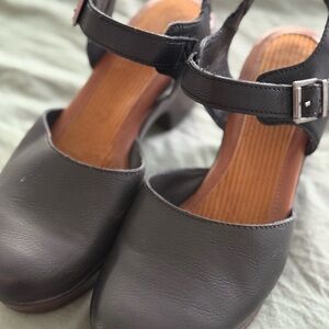 boc Black and Brown Mules Classic Clog Style